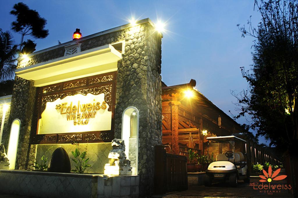 The Edelweiss Hideaway Villa Solo Kültér fotó